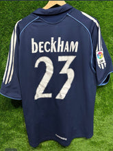 Cargar imagen en el visor de la galería, Camiseta Real Madrid visitante 2005-06 23 Beckham