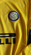 Cargar imagen en el visor de la galería, Camiseta de Portero Inter 2009-10 – Julio César | Triplete Histórico | Nike | Talla L