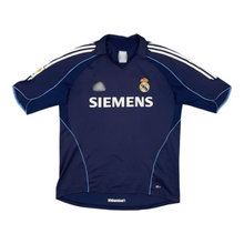 Cargar imagen en el visor de la galería, Camiseta Real Madrid visitante 2005-06 23 Beckham