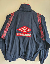 Cargar imagen en el visor de la galería, Chaqueta Entrenamiento Manchester United 1995/96 – Vintage Umbro