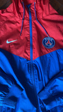 Cargar imagen en el visor de la galería, Chubasquero PSG 2008-09 – Azul/Rojo con capucha | Talla M