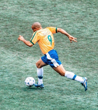 Cargar imagen en el visor de la galería, Camiseta Jappy R9 Brazil – El Fenómeno