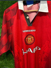 Cargar imagen en el visor de la galería, Camiseta Local Manchester United 1996-98 – Umbro | Sharp
