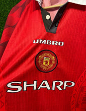 Cargar imagen en el visor de la galería, Camiseta Local Manchester United 1996-98 – Umbro | Sharp