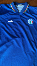 Cargar imagen en el visor de la galería, Camiseta Diadora Italia 90 Talla M ( tallaje pequeño S)