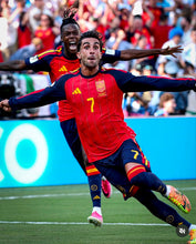 Cargar imagen en el visor de la galería, Camiseta El Minuto 106™ - Make Spain Great Again ⭐⭐