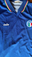 Cargar imagen en el visor de la galería, Camiseta Diadora Italia 90 Talla M ( tallaje pequeño S)