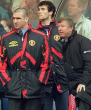 Cargar imagen en el visor de la galería, Chaqueta Entrenamiento Manchester United 1995/96 – Vintage Umbro