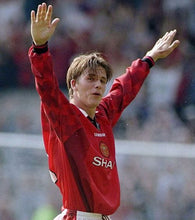 Cargar imagen en el visor de la galería, Camiseta Local Manchester United 1996-98 – Umbro | Sharp