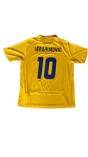 Cargar imagen en el visor de la galería, Camiseta Selección Suecia 2010. 10 Ibrahimovic Talla XL