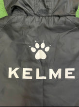 Cargar imagen en el visor de la galería, Abrigo Rayo Vallecano Kelme 2015-16 talla XS