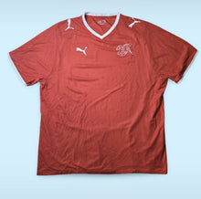 Cargar imagen en el visor de la galería, Camiseta Suiza 2008 – Puma – Talla XXL