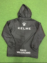 Cargar imagen en el visor de la galería, Abrigo Rayo Vallecano Kelme 2015-16 talla XS