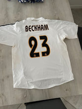 Cargar imagen en el visor de la galería, Camiseta Real Madrid 2004 - 2005 23 Beckham