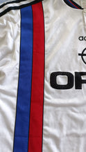 Cargar imagen en el visor de la galería, Camiseta visitante Bayern Munich en 1997-98 M