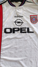 Cargar imagen en el visor de la galería, Camiseta visitante Bayern Munich en 1997-98 M