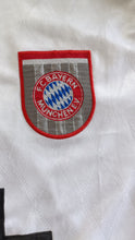 Cargar imagen en el visor de la galería, Camiseta visitante Bayern Munich en 1997-98 M