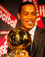 Cargar imagen en el visor de la galería, Camiseta FC Barcelona 2004-05 10 Ronaldinho XS