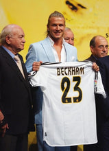 Cargar imagen en el visor de la galería, Camiseta Real Madrid 2004 - 2005 23 Beckham