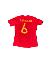 Cargar imagen en el visor de la galería, Camiseta selección española 2010 M 6 A. Iniesta