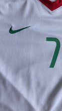 Cargar imagen en el visor de la galería, Camiseta Portugal visitante 2008-09 7 Ronaldo XL