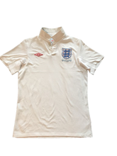Cargar imagen en el visor de la galería, Camiseta Inglaterra Copa del Mundo Sudáfrica 2010 (S -M)