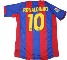 Cargar imagen en el visor de la galería, Camiseta FC Barcelona 2004-05 10 Ronaldinho XS