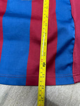 Cargar imagen en el visor de la galería, Camiseta FC Barcelona 2004-05 10 Ronaldinho XS