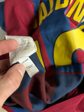 Cargar imagen en el visor de la galería, Camiseta FC Barcelona 2004-05 10 Ronaldinho XS