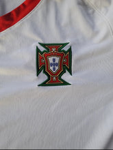 Cargar imagen en el visor de la galería, Camiseta Portugal visitante 2008-09 7 Ronaldo XL