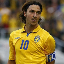 Cargar imagen en el visor de la galería, Camiseta Selección Suecia 2010. 10 Ibrahimovic Talla XL