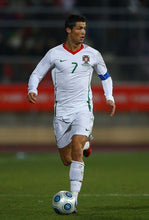 Cargar imagen en el visor de la galería, Camiseta Portugal visitante 2008-09 7 Ronaldo XL