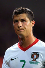 Cargar imagen en el visor de la galería, Camiseta Portugal visitante 2008-09 7 Ronaldo XL