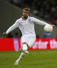 Cargar imagen en el visor de la galería, Camiseta Inglaterra Copa del Mundo Sudáfrica 2010 (S -M)