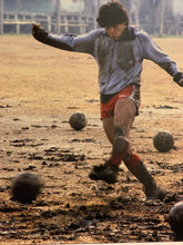 Cargar imagen en el visor de la galería, Camiseta Copa, Mikasa y barro