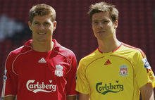 Cargar imagen en el visor de la galería, Camiseta You Will Never Walk Alone