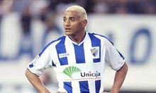 Cargar imagen en el visor de la galería, Camiseta de Málaga al mundo