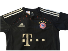 Cargar imagen en el visor de la galería, Camiseta visitante Bayern Munich 2012-13 9 Manduzkic XS