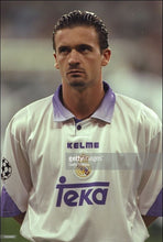Cargar imagen en el visor de la galería, Camiseta Real Madrid 1997-98 M