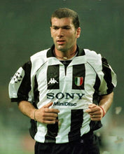 Cargar imagen en el visor de la galería, Camiseta Juventus 1997-98 21 Zidane M

