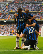 Cargar imagen en el visor de la galería, Camiseta Inter de Milán 2010 – Edición Triplete (Nike Fit Dry)
