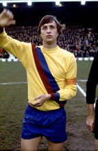 Cargar imagen en el visor de la galería, Camiseta visitante  FC Barcelona 1974-75
