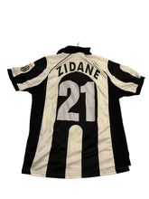 Cargar imagen en el visor de la galería, Camiseta Juventus 1997-98 21 Zidane M
