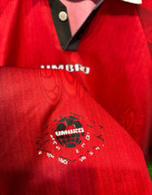 Cargar imagen en el visor de la galería, Camiseta Local Manchester United 1996-98 – Umbro | Sharp
