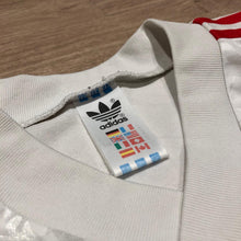 Cargar imagen en el visor de la galería, Camiseta River Plate 80s – Home Blanca | Talla L
