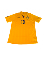 Cargar imagen en el visor de la galería, Camiseta Selección Suecia 2010. 10 Ibrahimovic Talla XL
