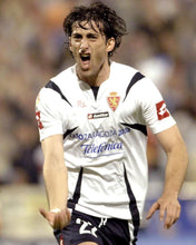 Cargar imagen en el visor de la galería, Camiseta Jaque a Blancas “ El príncipe Milito”
