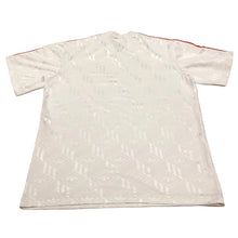 Cargar imagen en el visor de la galería, Camiseta River Plate 80s – Home Blanca | Talla L
