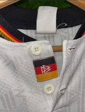 Cargar imagen en el visor de la galería, Camiseta Selección Alemana de Fútbol 1996 Home – Talla M | Campeones de Europa
