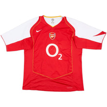 Cargar imagen en el visor de la galería, Camiseta Arsenal FC 2002–04 Home – Talla L | The Invincibles
